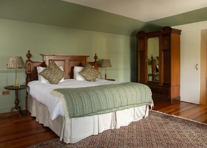 The George Hotel