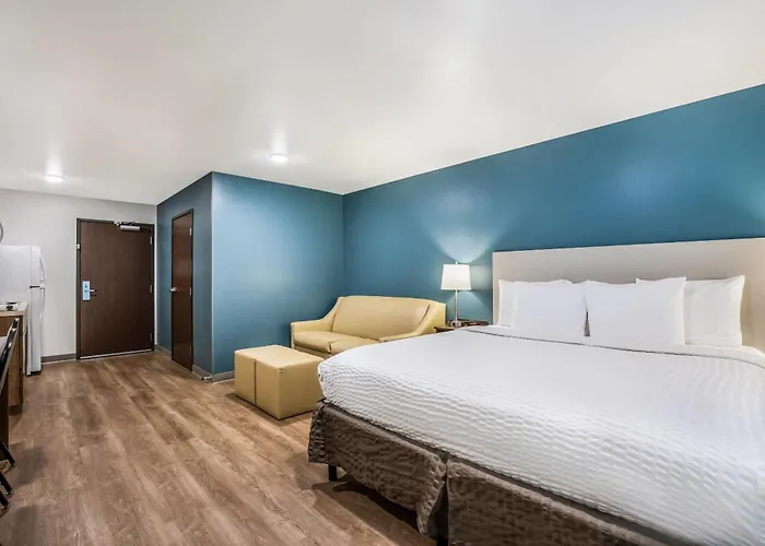 Woodspring Suites Libertyville - Chicago