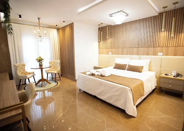 Ellus Hotel