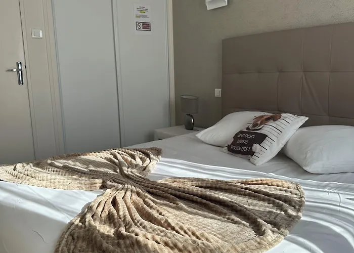Square Hotel