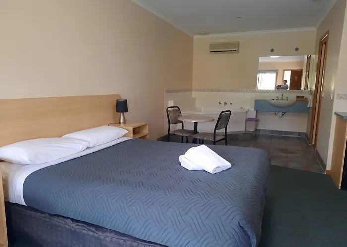 Arthur Phillip Motor Inn