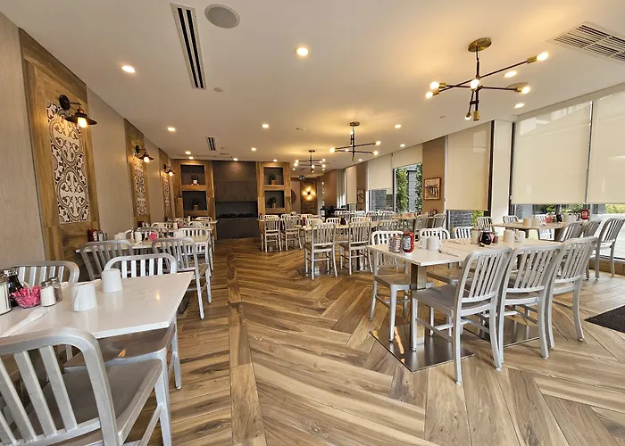Vittoria Hotel & Suites