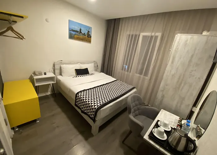 Piano Hotel