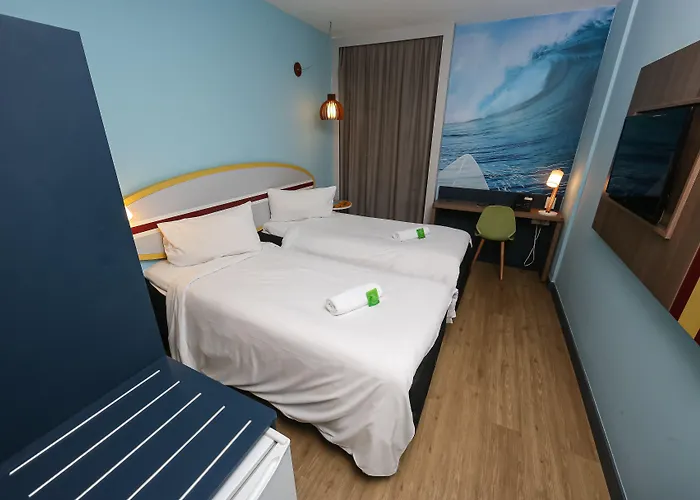 Golden Tulip Guarujá - Antigo Delphin Surf Hotel