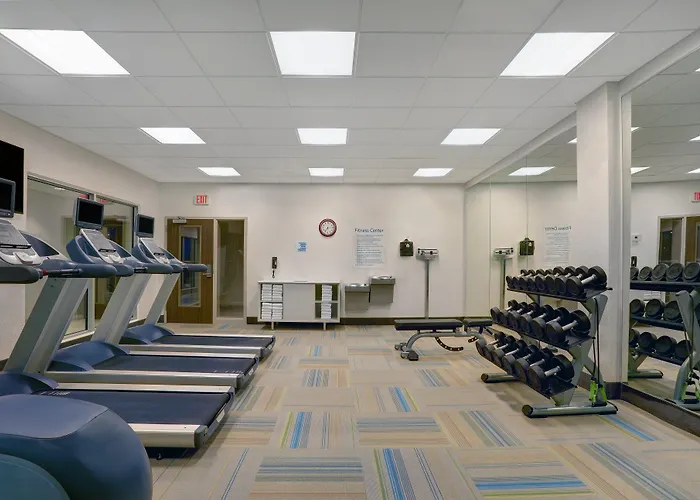 Holiday Inn Express & Suites - Lenexa - Overland Park Area By Ihg