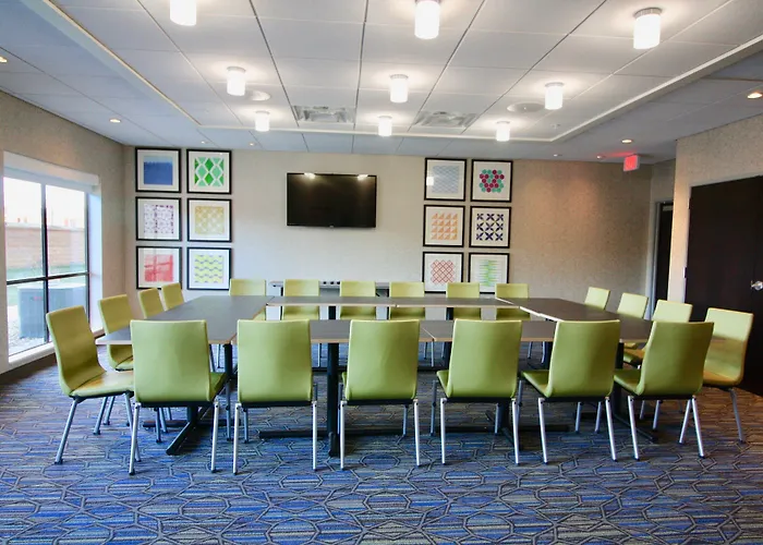 Holiday Inn Express & Suites - Kirksville - University Area By Ihg