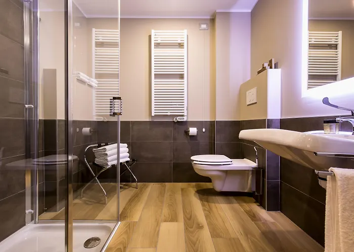 43 Station Hotel