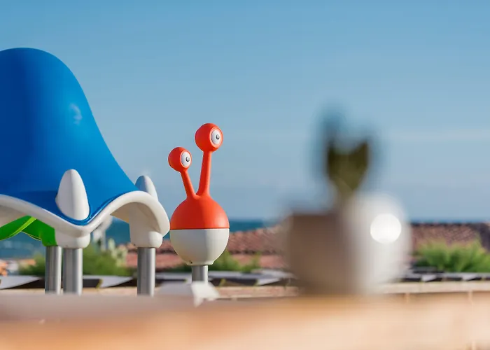 Cumeja Beach Club & Hotel