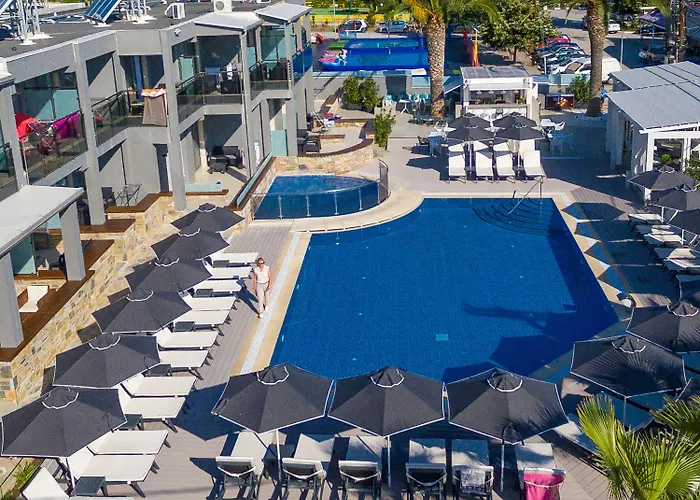 Dionysos Hotel & Suites