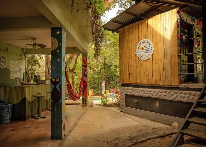 Casa Pura Vida Surf Hostel - Tamarindo Costa Rica