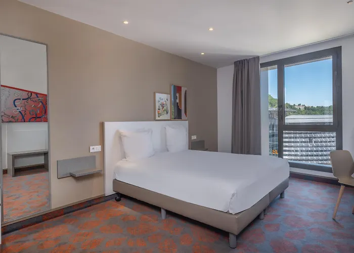 Spark By Hilton Lyon Park Saone