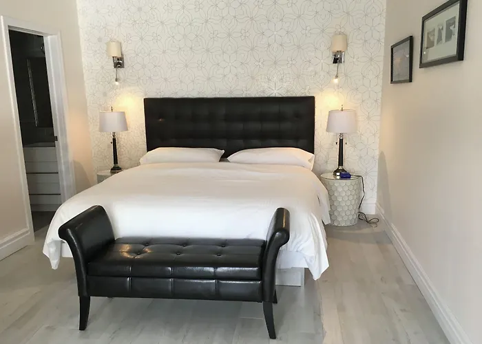 Grey Rose Suites