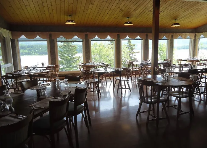 Duck Cove Inn