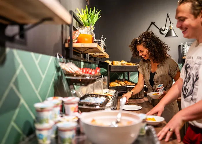 Bud Gett Hostels