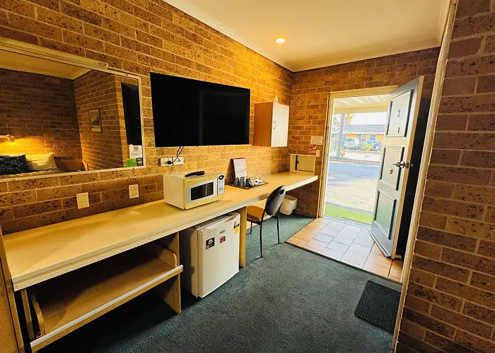 Town And Country Motor Inn