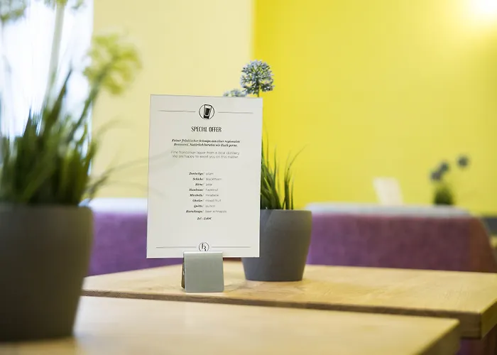 Five Reasons Hostel & Hotel