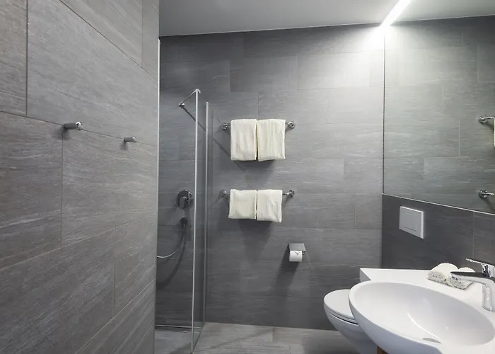Hotel One66