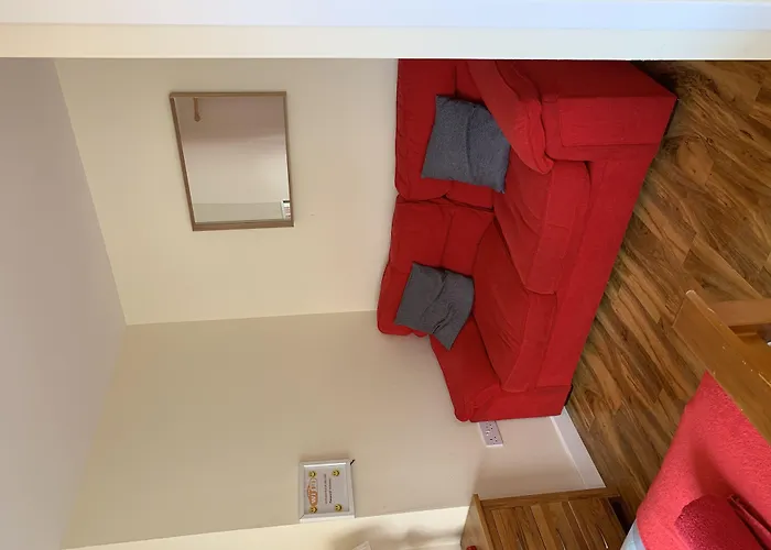 1 Lochness Rooms&Hostel