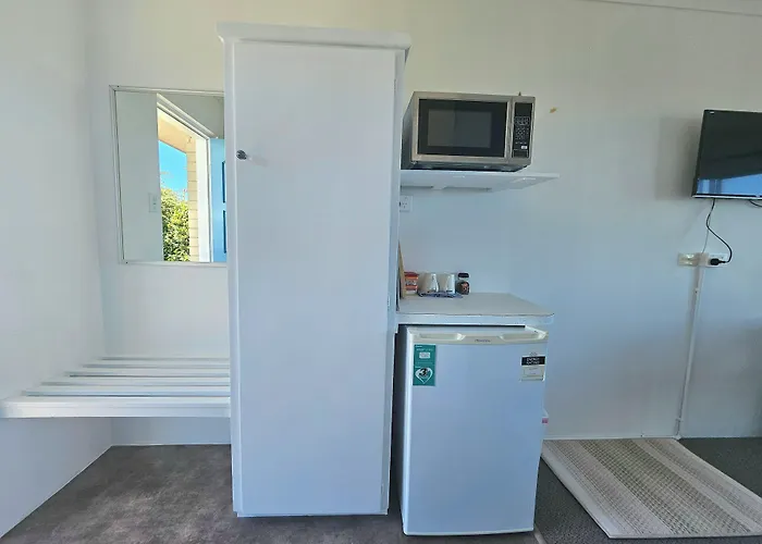 Mollymook Ocean View Motel - Welcoming Guests 18 Years And Older (Adults Only)