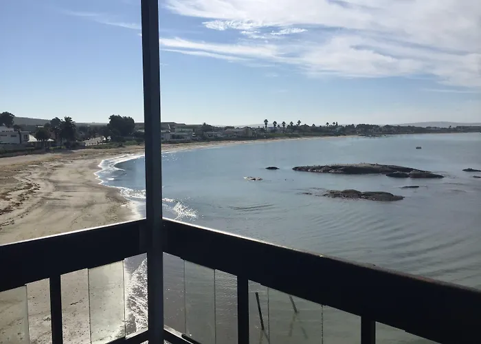 Hoedjiesbaai Hotel