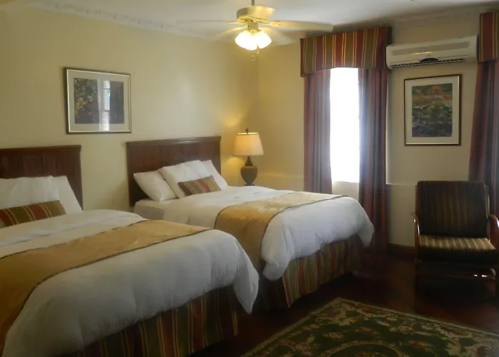 Cara Lodge Hotel