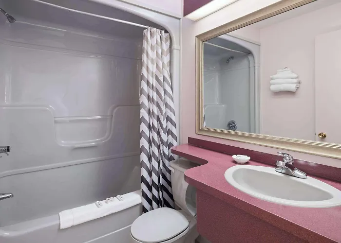 Travelodge By Wyndham Grand Falls