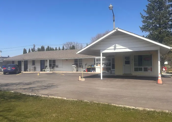 Colonial Motel