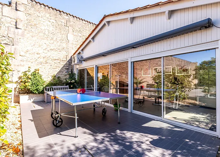 Logis Hotel L'Oliveraie