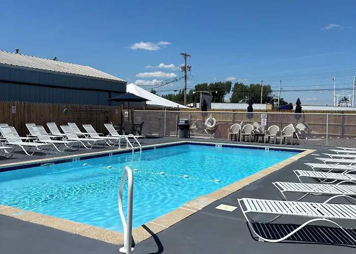 Shore Point Motel