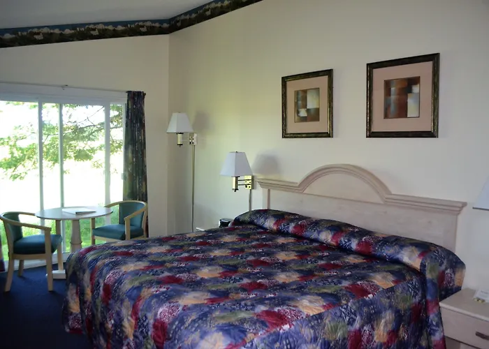Stratford Suburban Motel