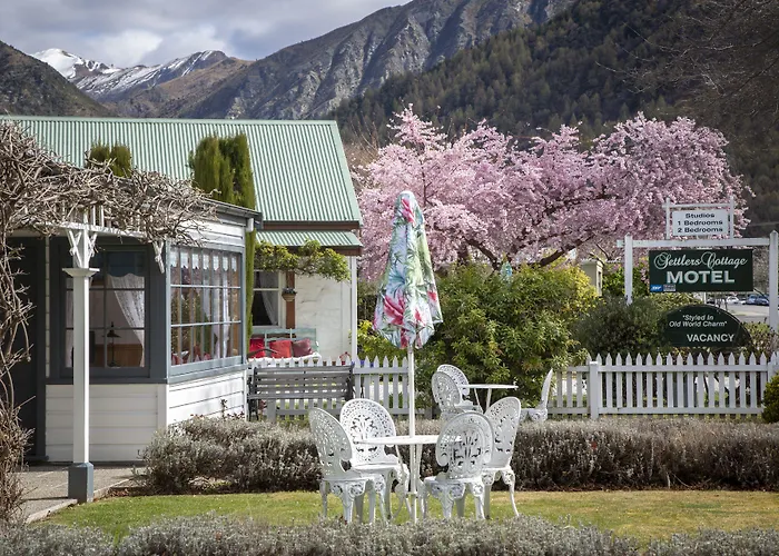 Settlers Cottage Motel