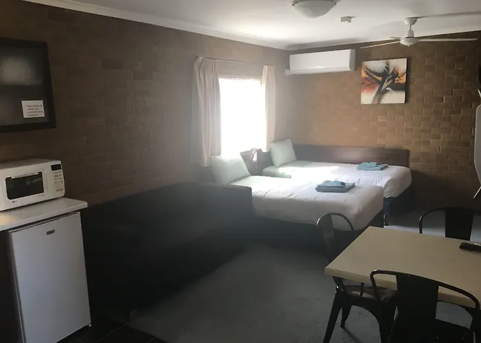 Camellia Motel