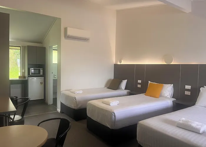 Fern Bay Motel