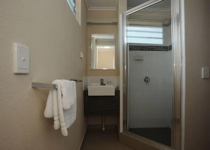 Shoredrive Motel