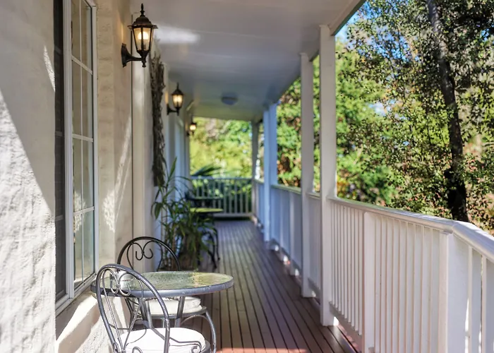 Yarra Gables