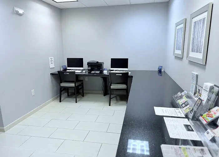 Holiday Inn Express & Suites Bonham By Ihg