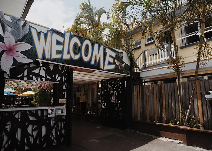 Backpackers In Paradise - 18 To 40 Years