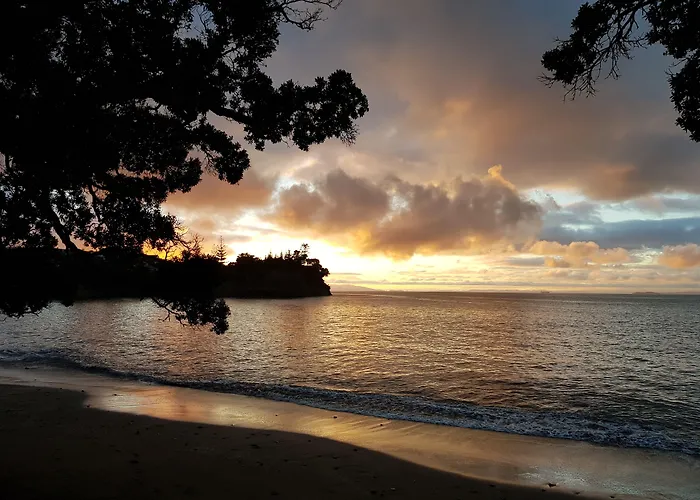 Whangaparaoa Lodge