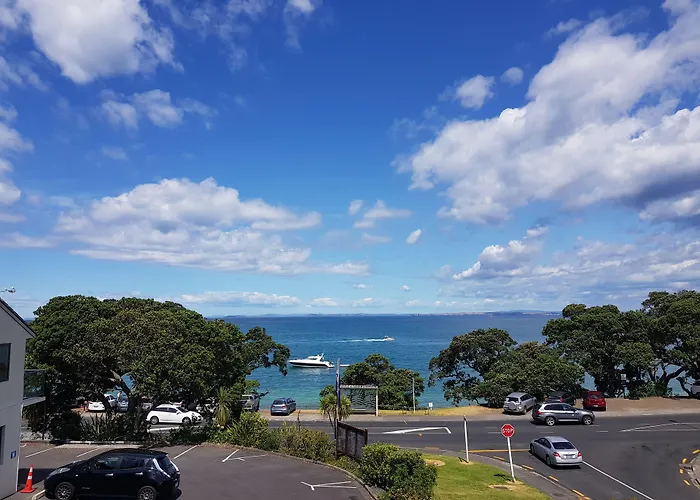 Whangaparaoa Lodge