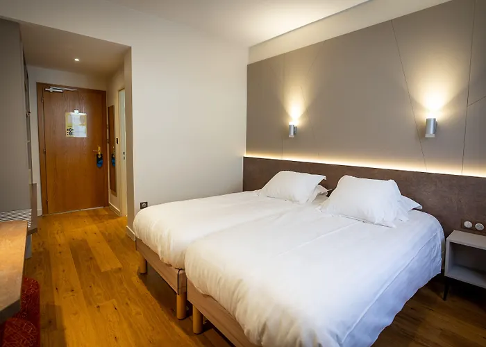 Logis Hotel De La Tour