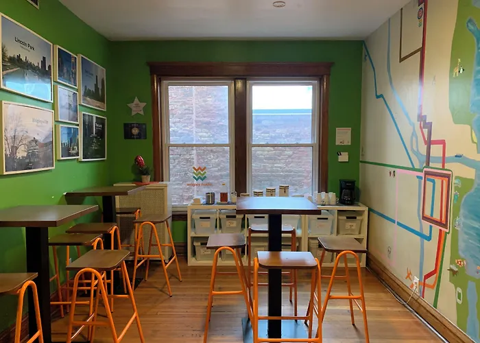 Wrigley Hostel - Chicago