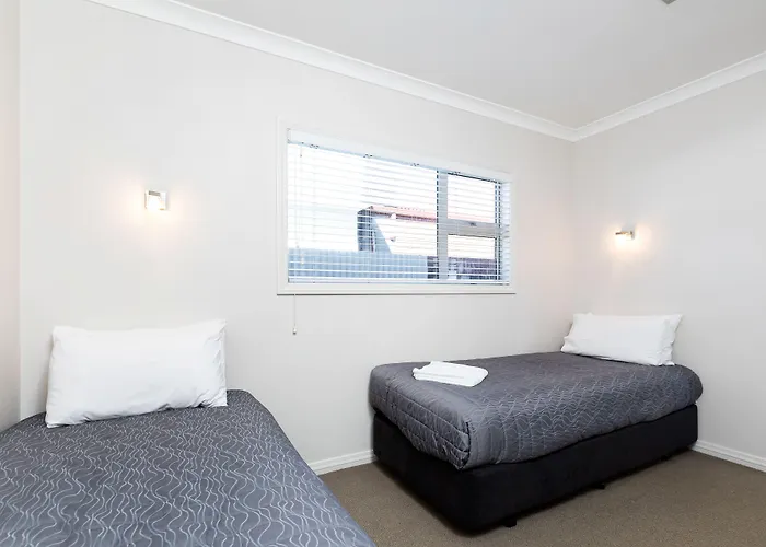 Beach Street Motel Apartments