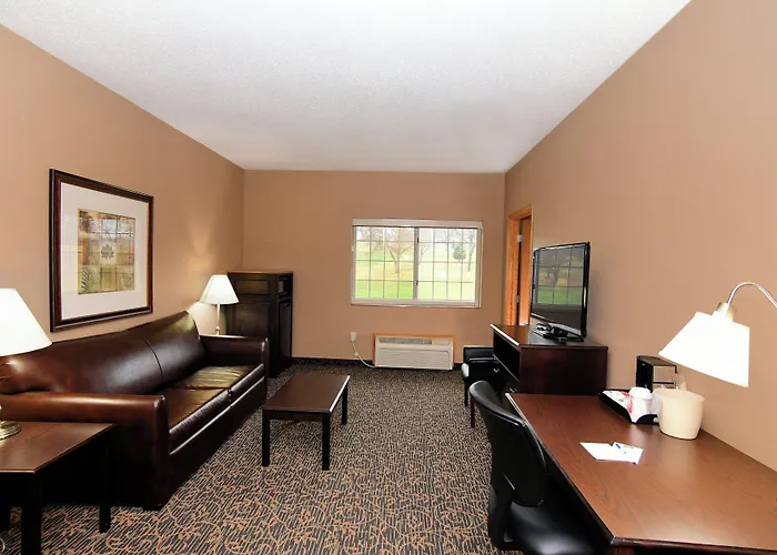 Cobblestone Inn & Suites - Denison | Majestic Hills