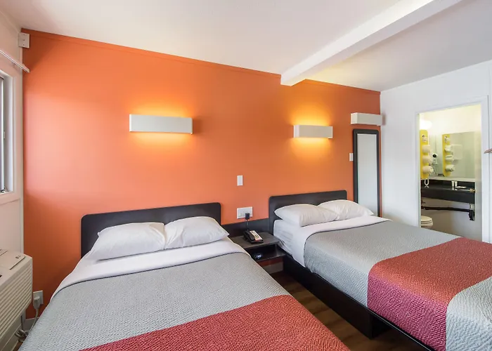 Motel 6 Cranbrook