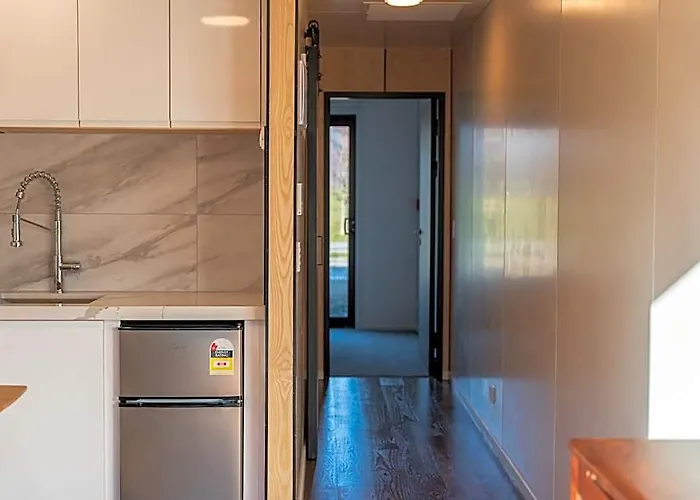 Jillylan Village Apartment