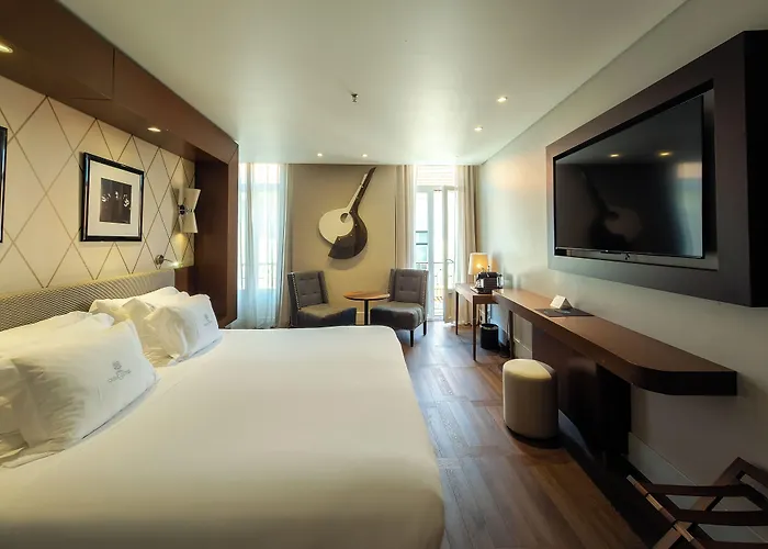 Lisboa Carmo Hotel