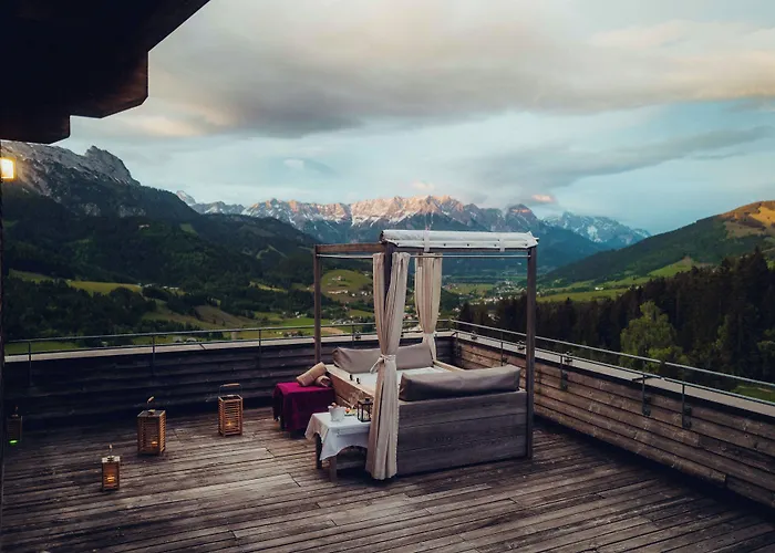 Holzhotel Forsthofalm