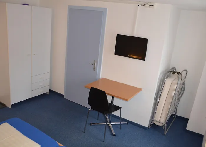 Hirschen Backpacker-Hotel&Pub