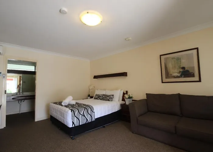 Molly Morgan Motor Inn
