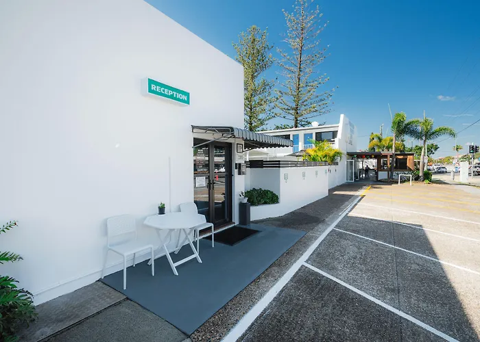 Montego Mermaid Beach Motel